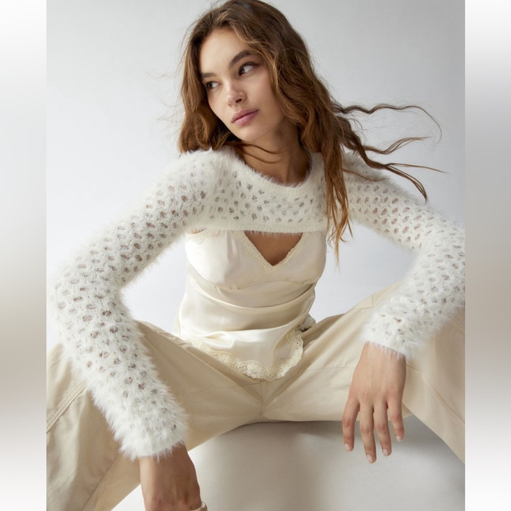 NWT Urban Outfitters Shrug Cropped in Ivory